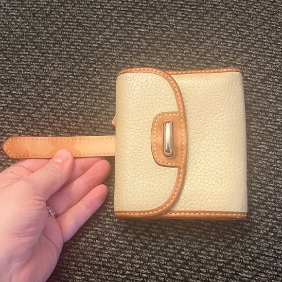 Vintage Dooney & Bourke wallet  All-Weather Leather collection pebbled leather - Picture 2 of 12